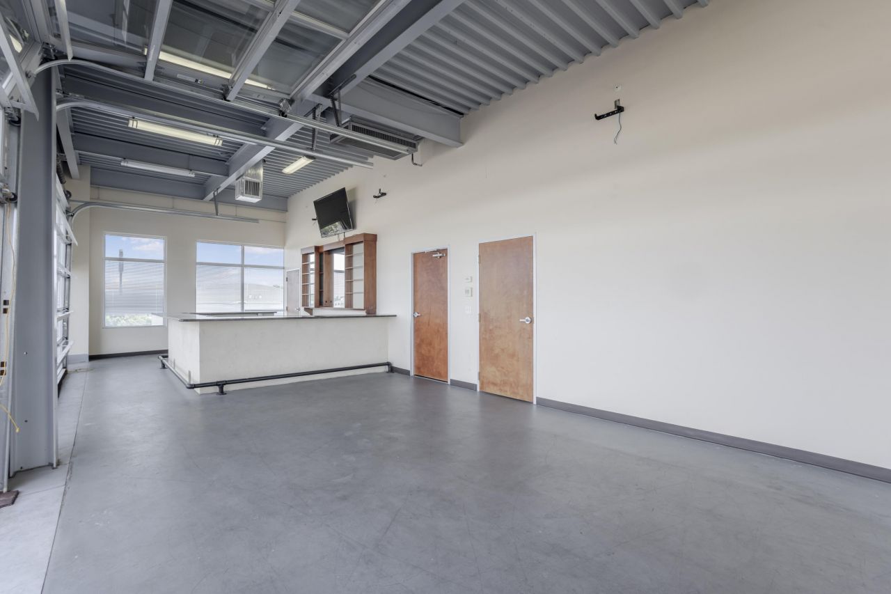 4921 Centre Pointe Drive Photo 25