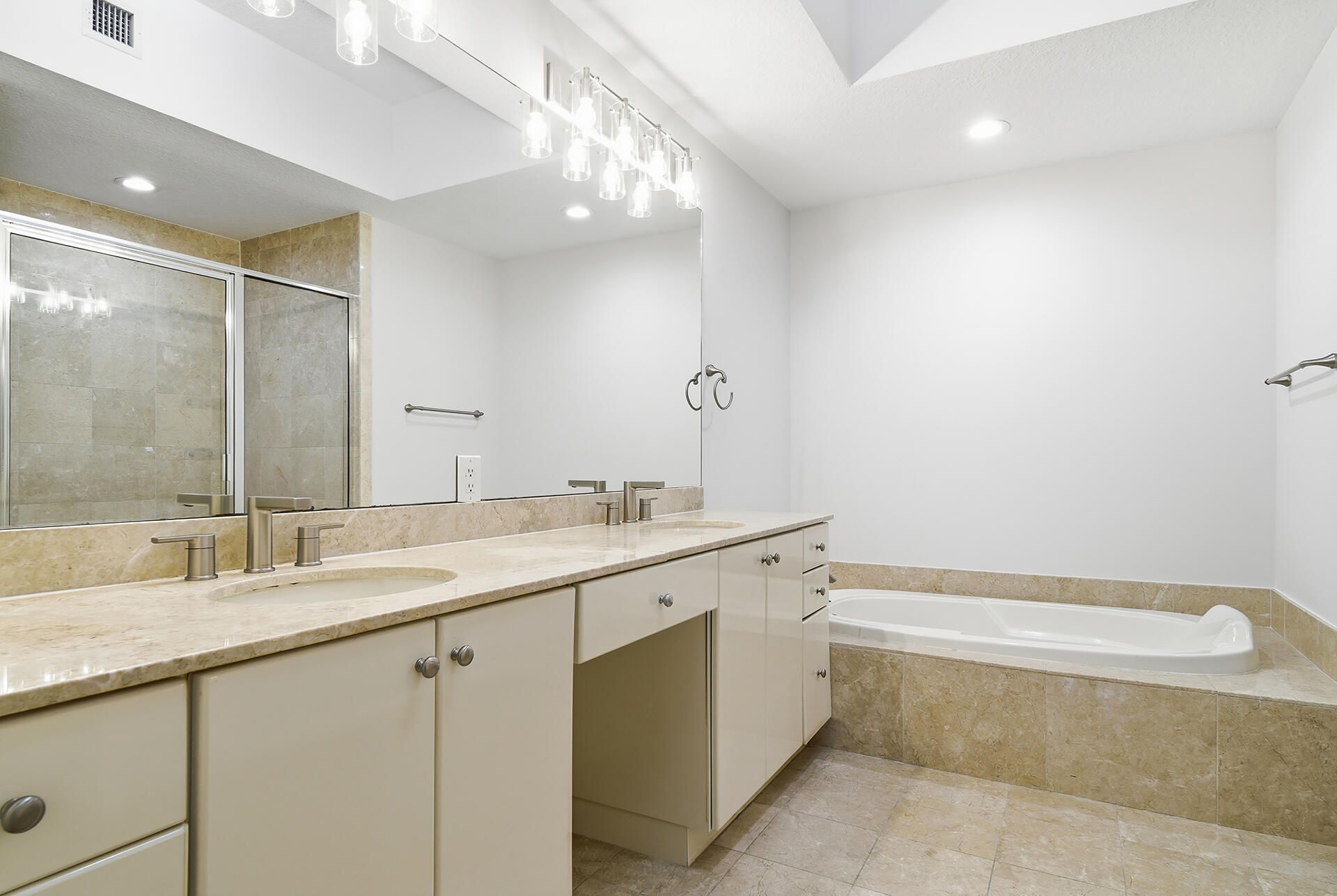 701 S Olive Avenue, Unit 1010, West Palm Beach, FL 33401 Photo