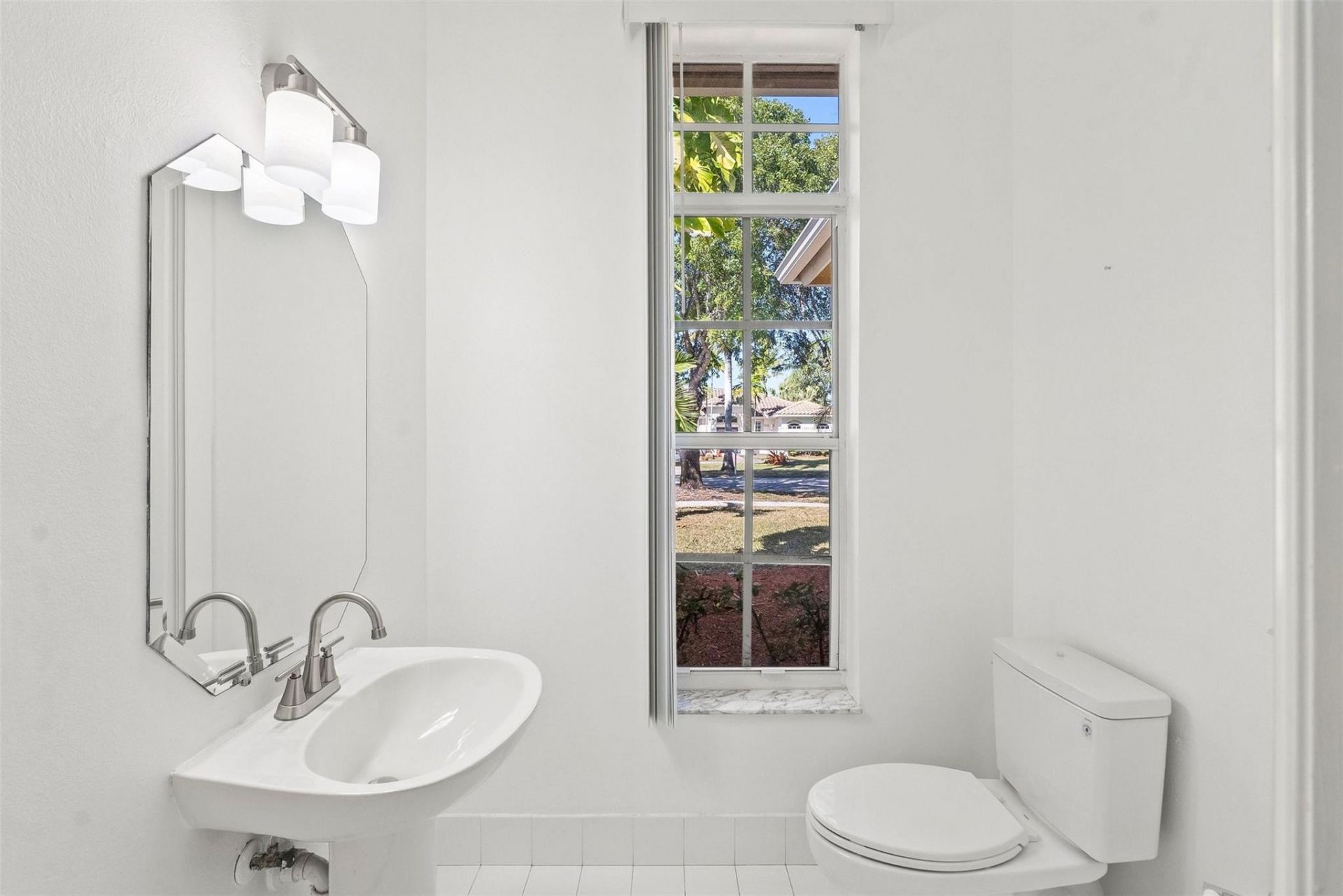 16364 NW 14th St, Pembroke Pines, FL 33028 Photo