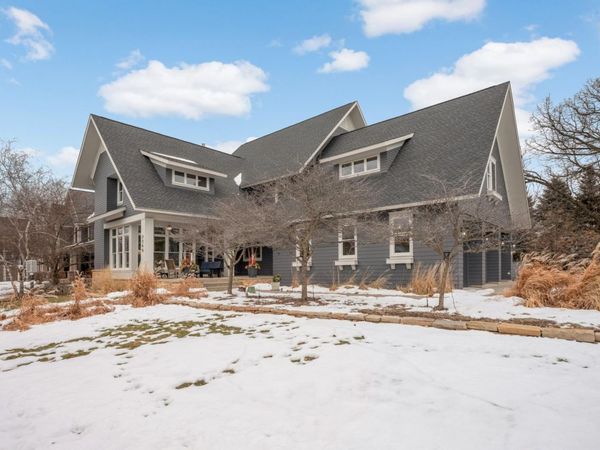 3248 Crestmoor Drive, Woodbury, MN 55125