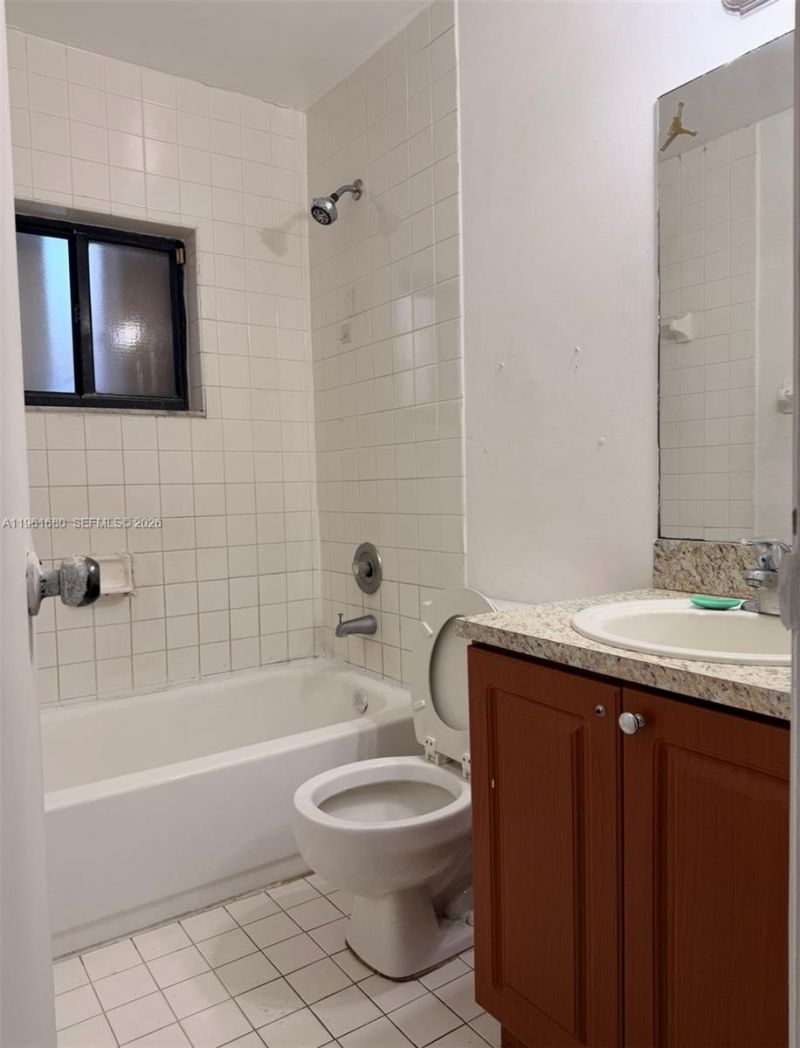 7880 W 29th Way, Unit 201, Hialeah, FL 33018 Photo