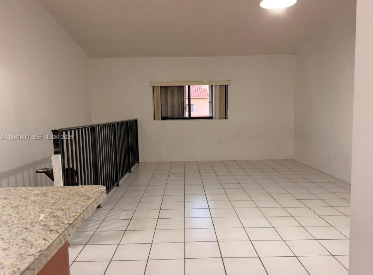 7880 W 29th Way, Unit 201, Hialeah, FL 33018 Photo