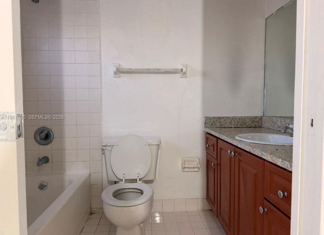 7880 W 29th Way, Unit 201, Hialeah, FL 33018 Photo