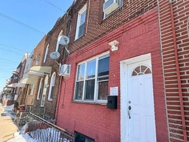 2033 S 9TH STREET, PHILADELPHIA, PA 19148