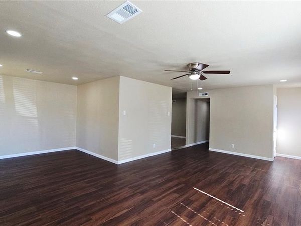 1010 La Fontana, Grand Prairie, TX 75052