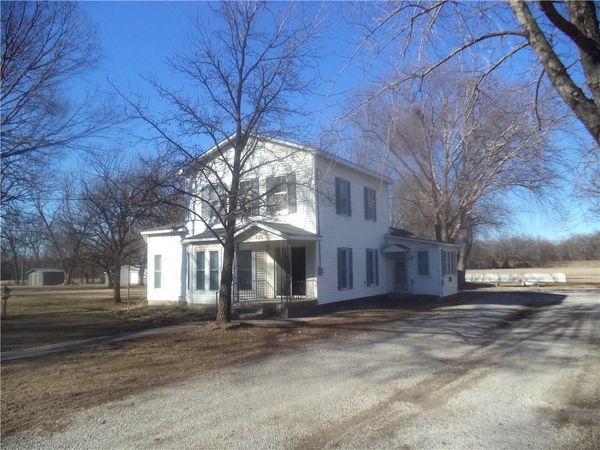 326 E Maple Street, Elk City, KS 67344