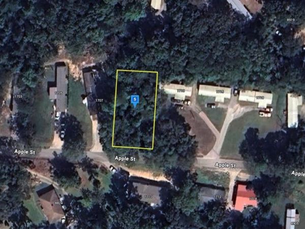 1711 Apple St , Soddy Daisy, TN 37379