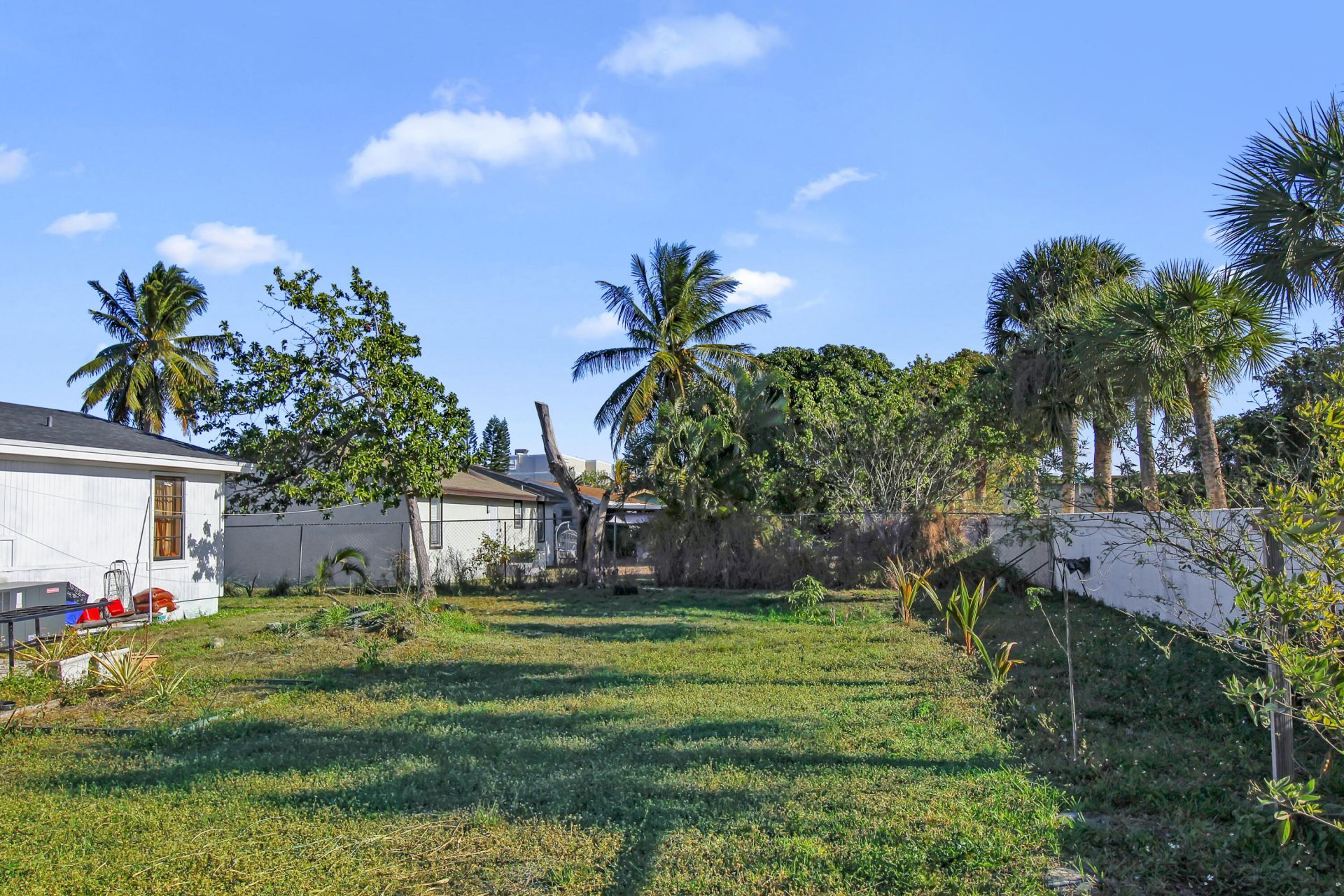 300 Elaine Circle E, West Palm Beach, FL 33409 Photo