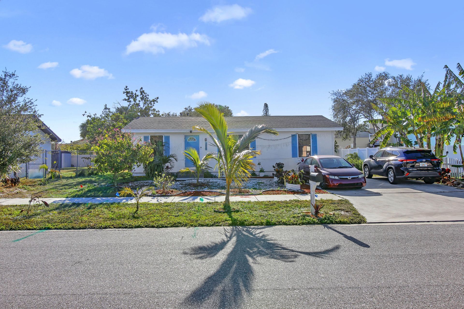 300 Elaine Circle E, West Palm Beach, FL 33409 Photo