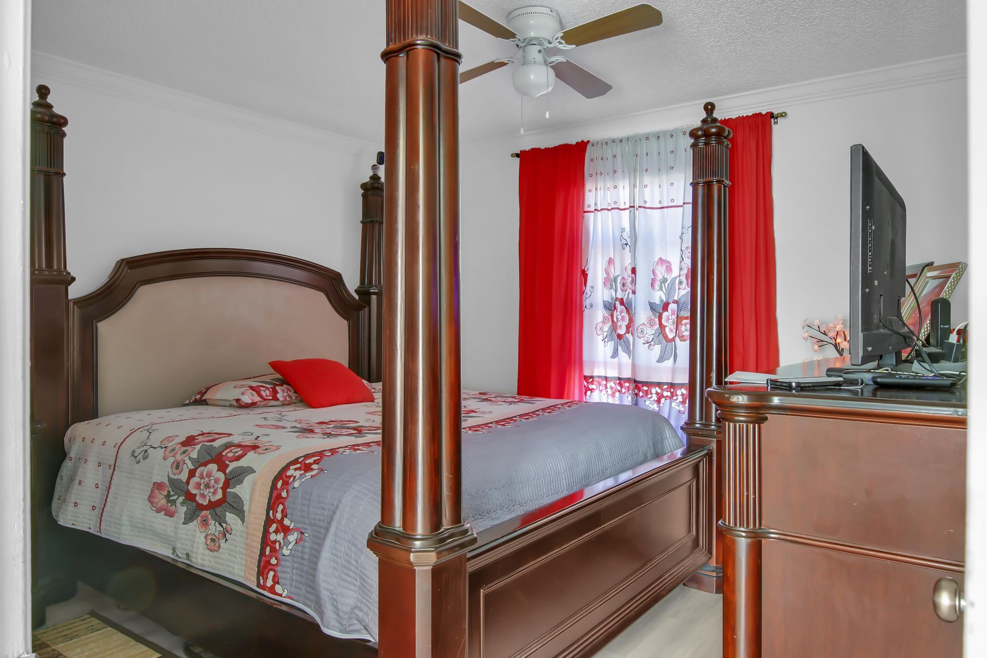 300 Elaine Circle E, West Palm Beach, FL 33409 Photo