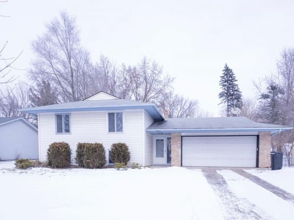 8640 Hillside Trail S, Cottage Grove, MN 55016