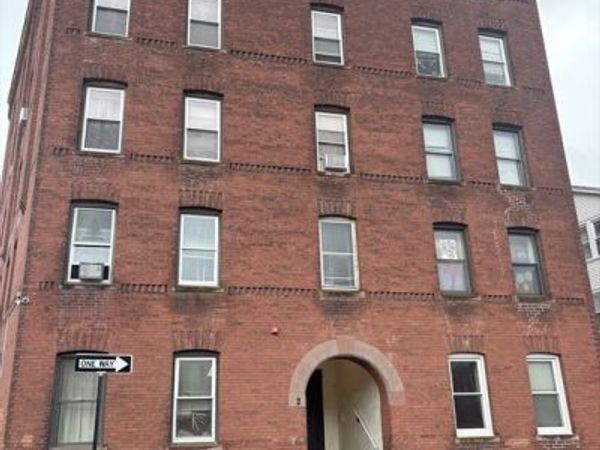 2 Preston St, Worcester, MA 01610