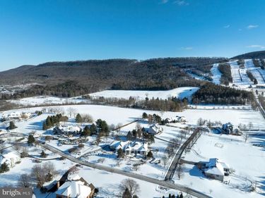 220 MT PLEASANT DRIVE, BOALSBURG, PA 16827