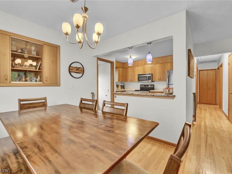 7329 Craigmere Drive, Middleburg Heights, OH 44130 Photo 11