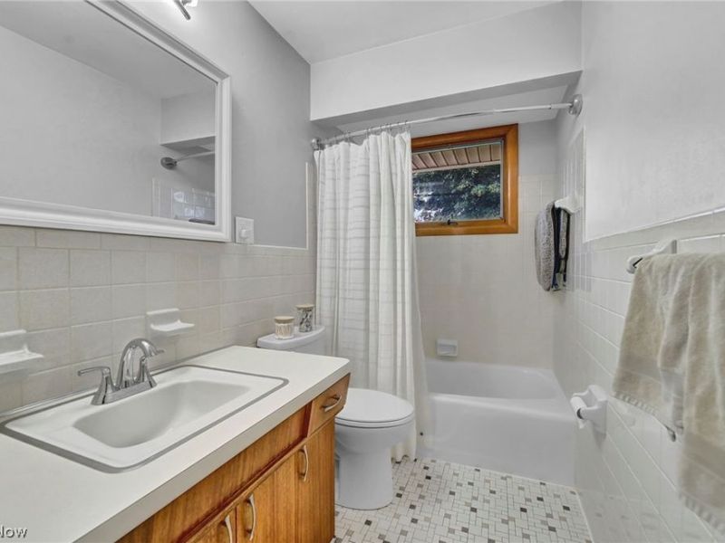 7329 Craigmere Drive, Middleburg Heights, OH 44130 Photo 17