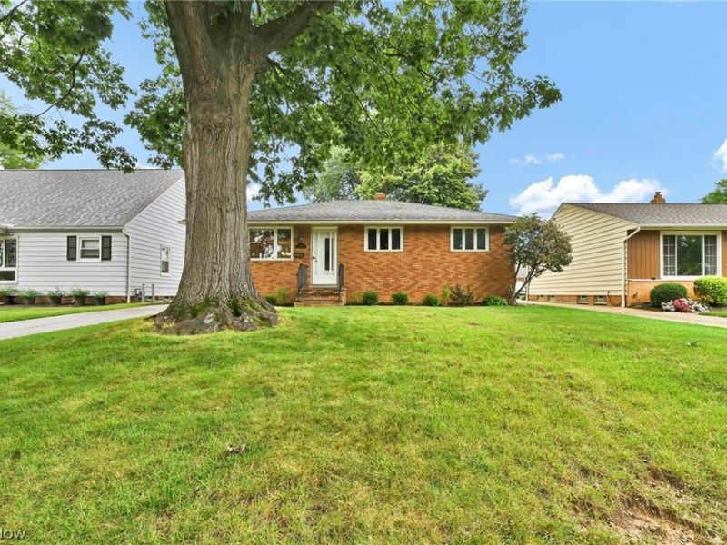 7329 Craigmere Drive, Middleburg Heights, OH 44130 Photo 3