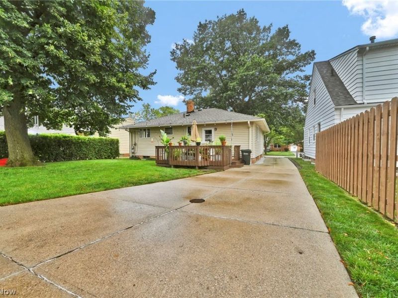 7329 Craigmere Drive, Middleburg Heights, OH 44130 Photo 33