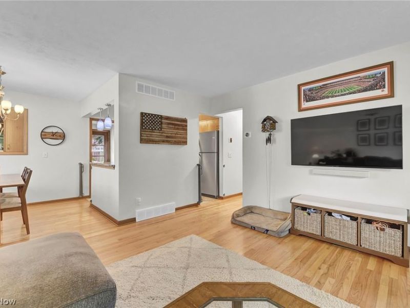 7329 Craigmere Drive, Middleburg Heights, OH 44130 Photo 6