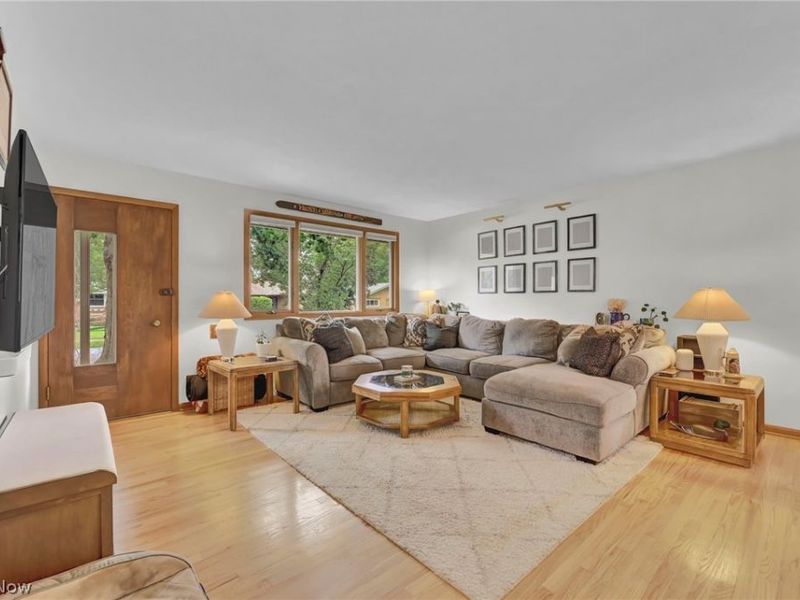 7329 Craigmere Drive, Middleburg Heights, OH 44130 Photo 8