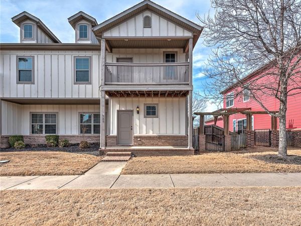 731 N Wordsworth Lane , Fayetteville, AR 72704