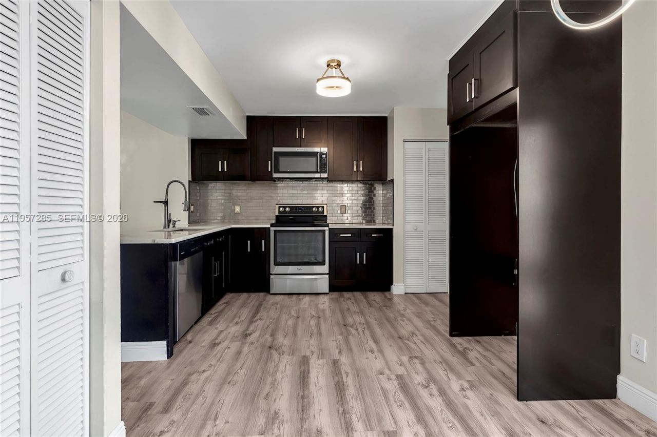 6768 Canary Palm Cir, Boca Raton, FL 33433 Photo