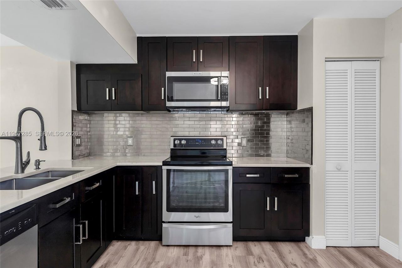 6768 Canary Palm Cir, Boca Raton, FL 33433 Photo