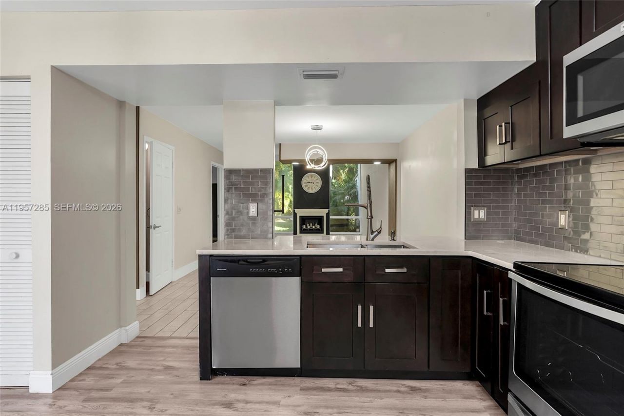 6768 Canary Palm Cir, Boca Raton, FL 33433 Photo