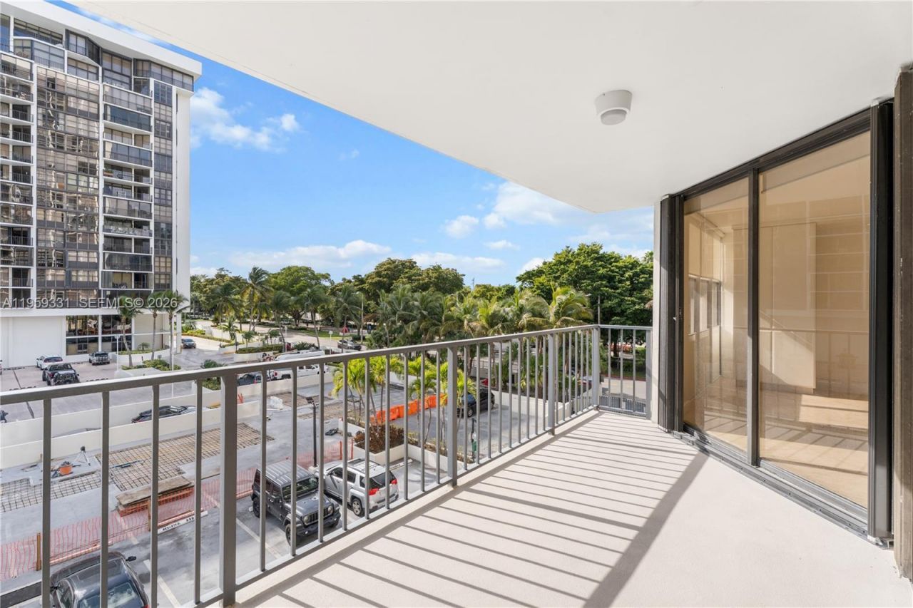 1901 Brickell Avenue , Unit B407, Miami, FL 33129 Photo