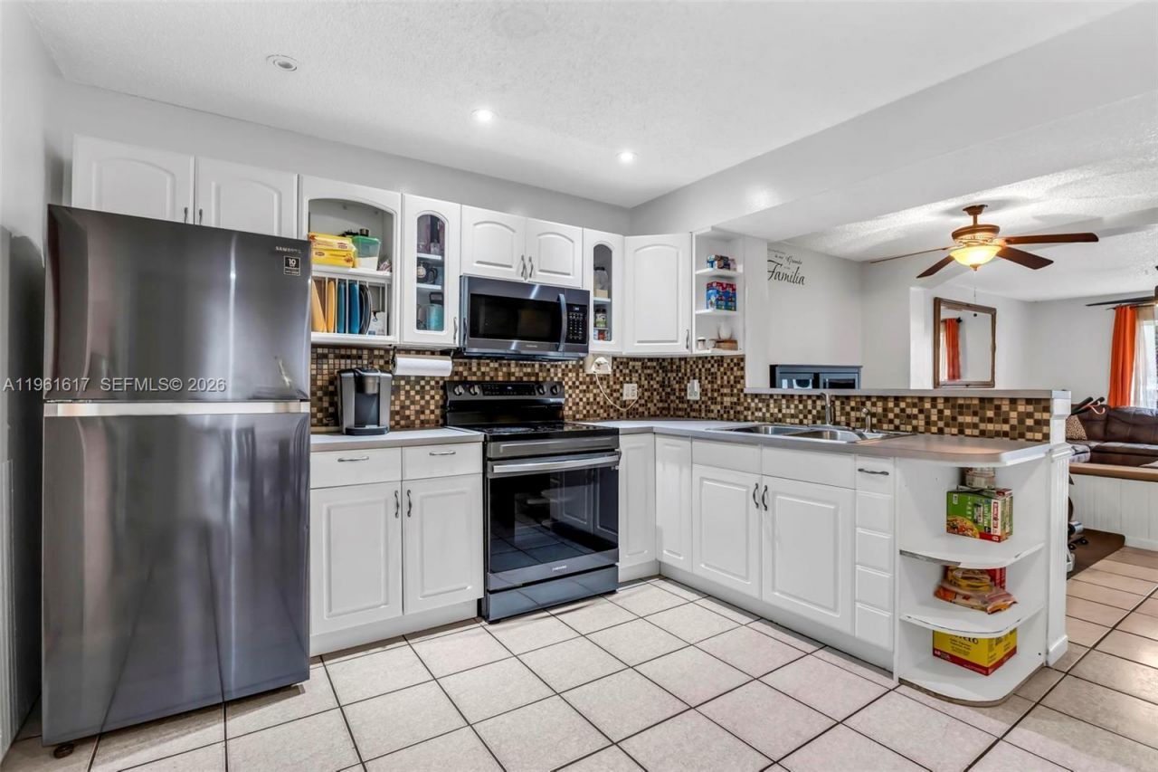 7345 NW 75th St, Tamarac, FL 33321 Photo