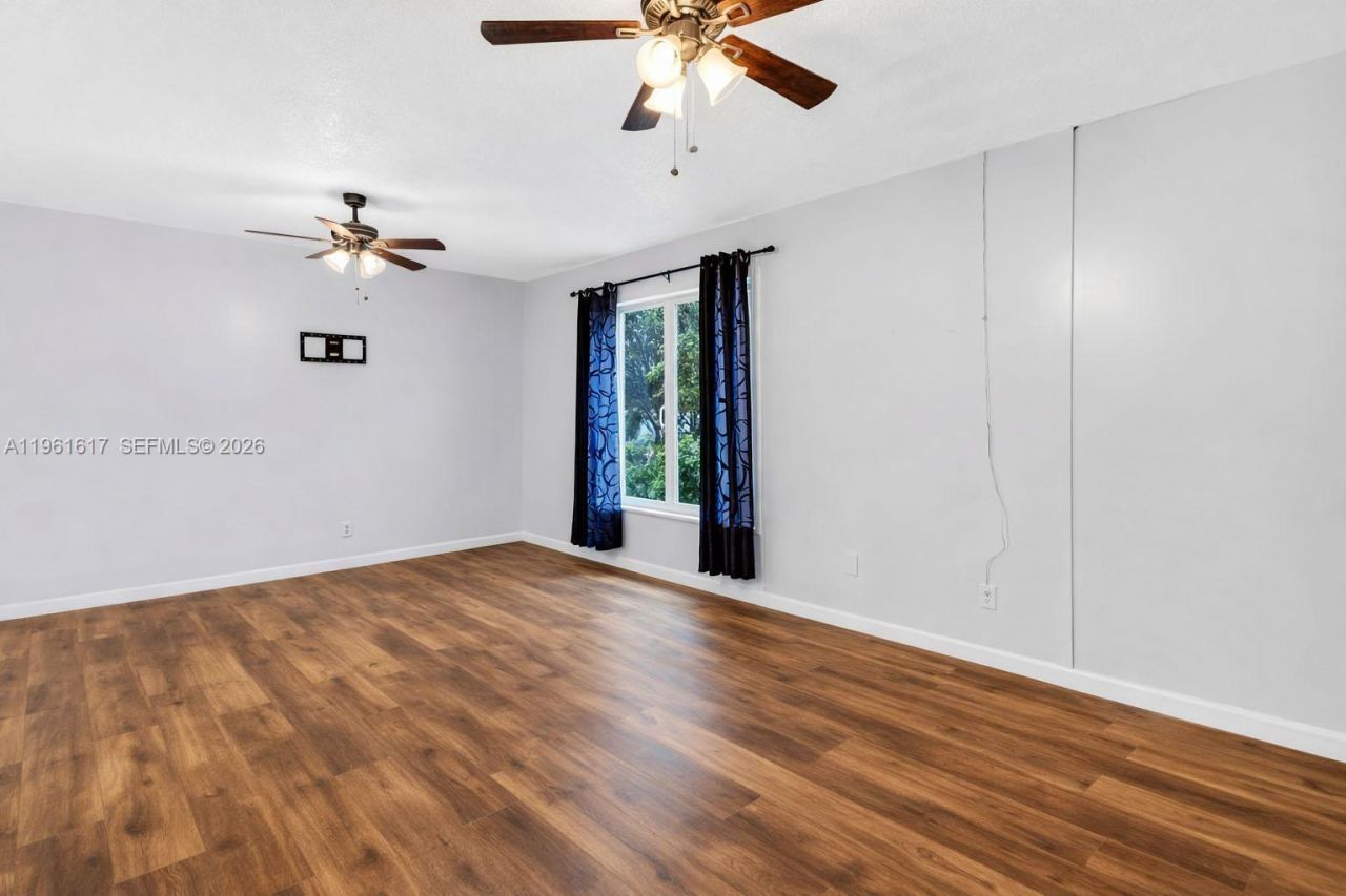 7345 NW 75th St, Tamarac, FL 33321 Photo