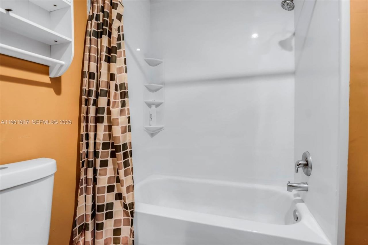 7345 NW 75th St, Tamarac, FL 33321 Photo