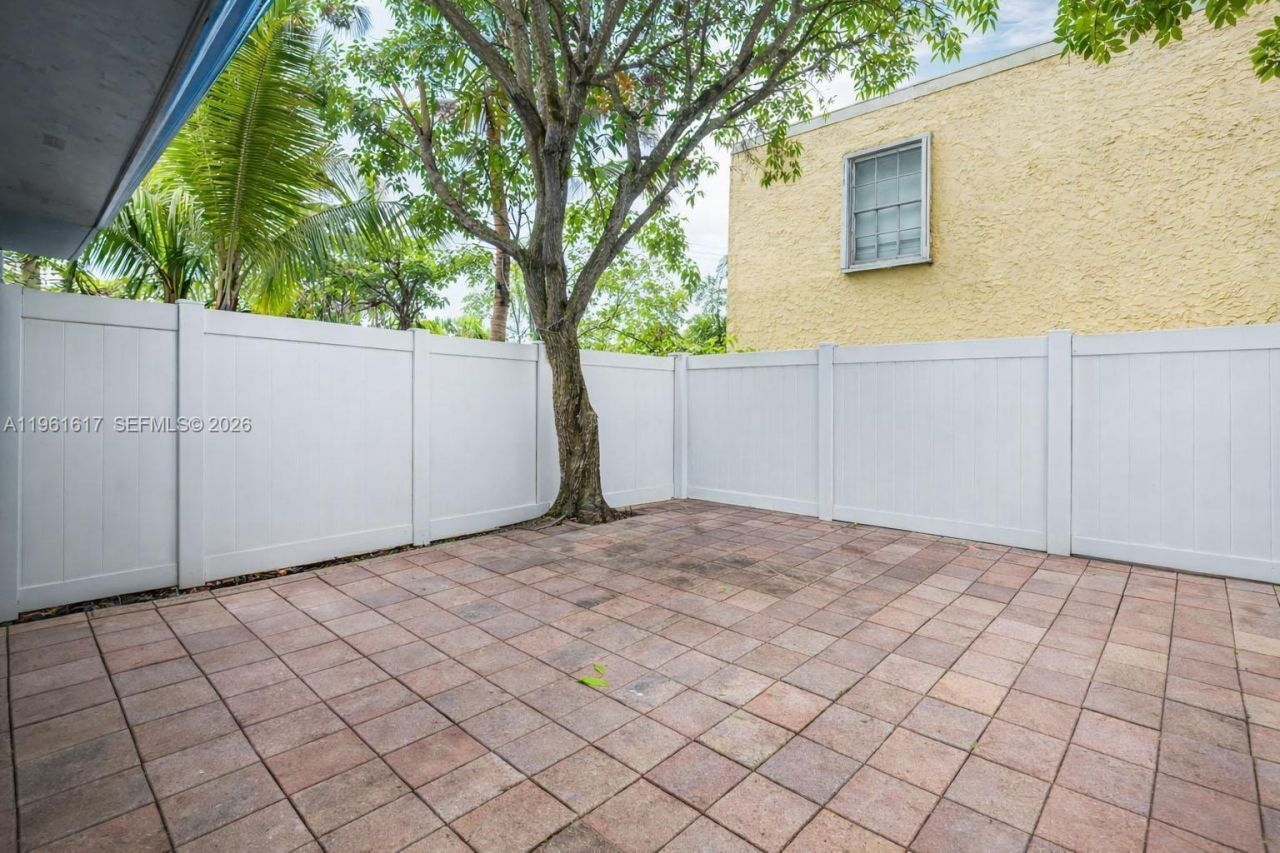 7345 NW 75th St, Tamarac, FL 33321 Photo