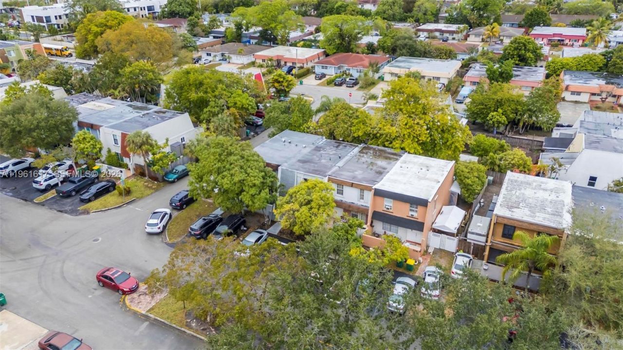 7345 NW 75th St, Tamarac, FL 33321 Photo