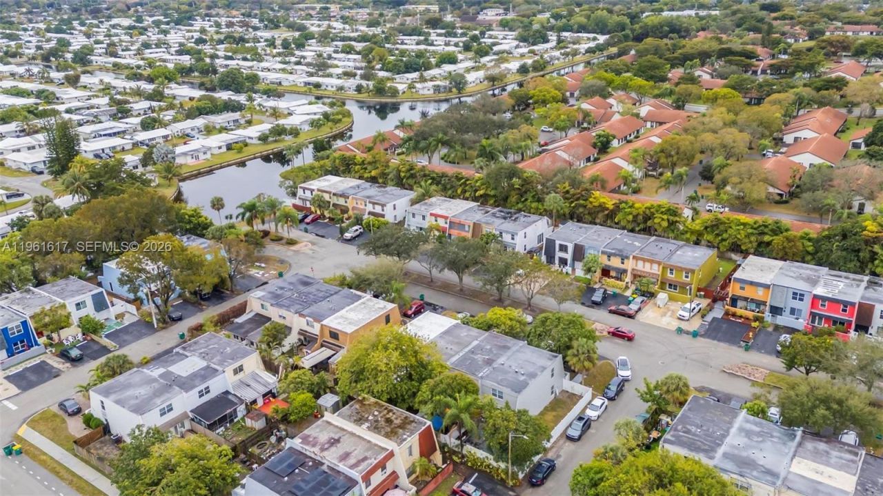 7345 NW 75th St, Tamarac, FL 33321 Photo