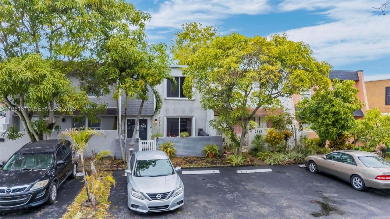 7345 NW 75th St, Tamarac, FL 33321 Photo