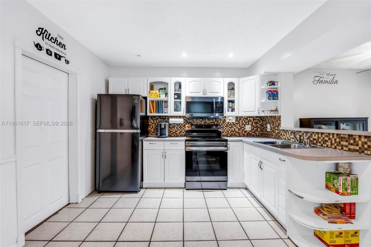 7345 NW 75th St, Tamarac, FL 33321 Photo