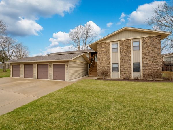 5850 Fresno Court, Unit A, Hanover Park, IL 60133