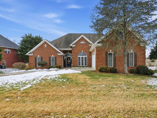 524 Ashland Oaks Drive, Morristown, TN 37813