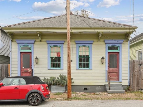 3115 BURGUNDY Street, New Orleans, LA 70117