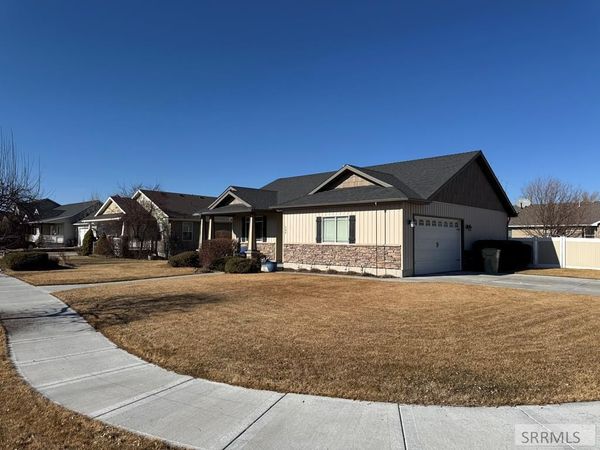 586 Bainbridge Lane, IDAHO FALLS, ID 83404