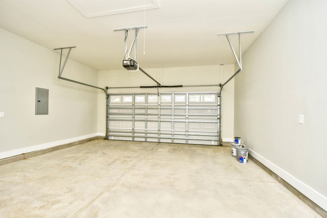 297 Waterfall Circle Photo 26