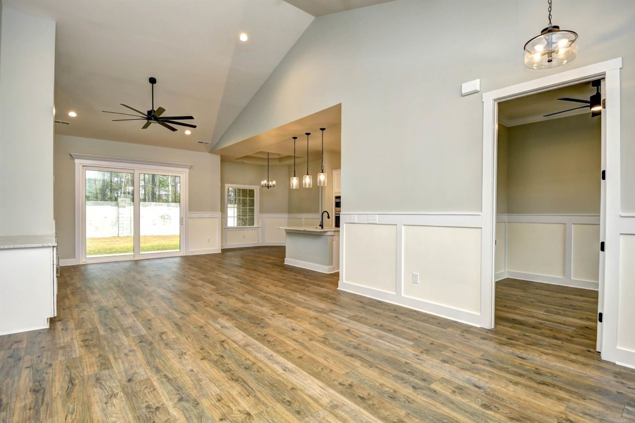 297 Waterfall Circle Photo 6