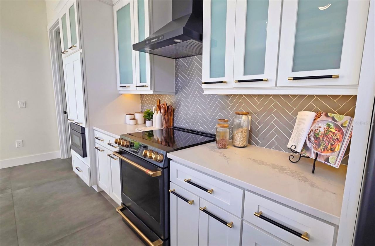 2475 Bay Street, Sarasota, FL 34237 Photo