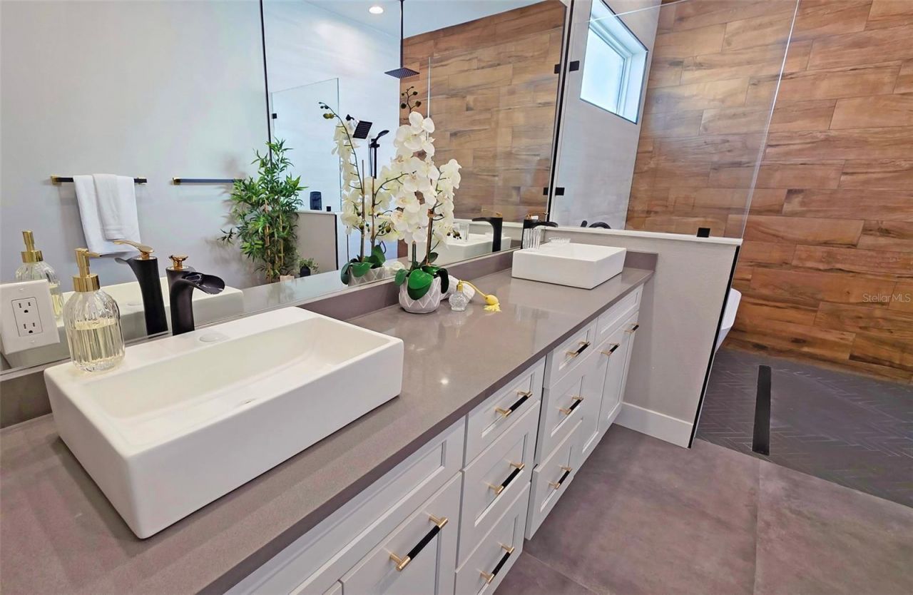 2475 Bay Street, Sarasota, FL 34237 Photo