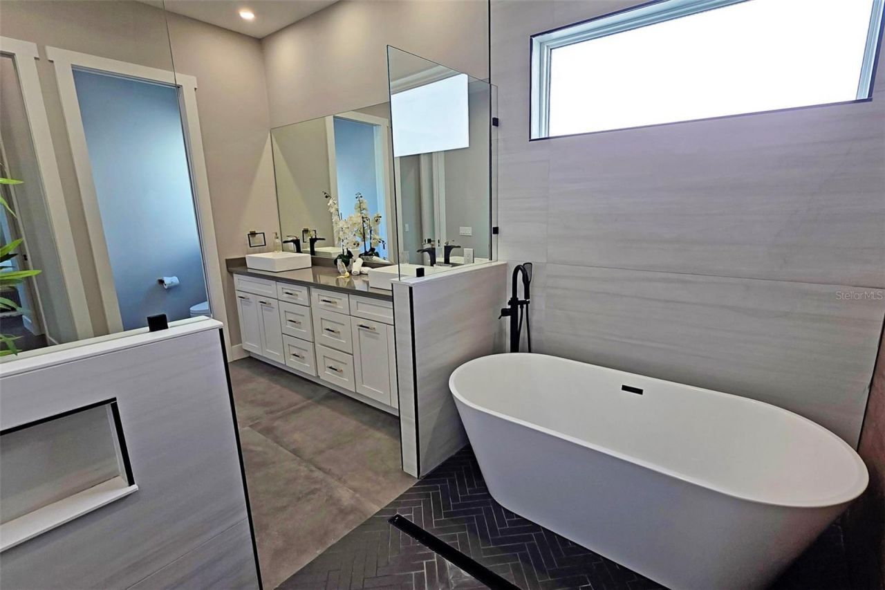 2475 Bay Street, Sarasota, FL 34237 Photo