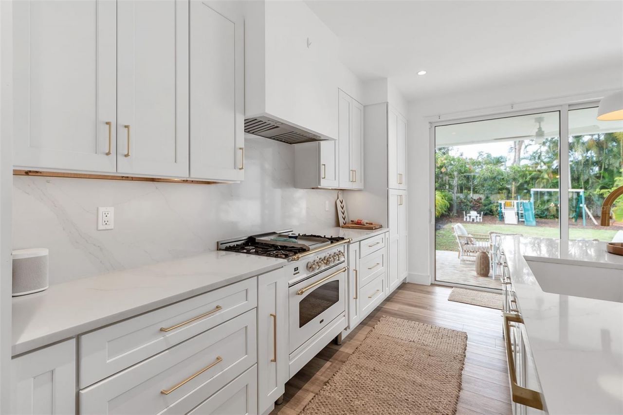 1642 Arlington Street, Sarasota, FL 34239 Photo