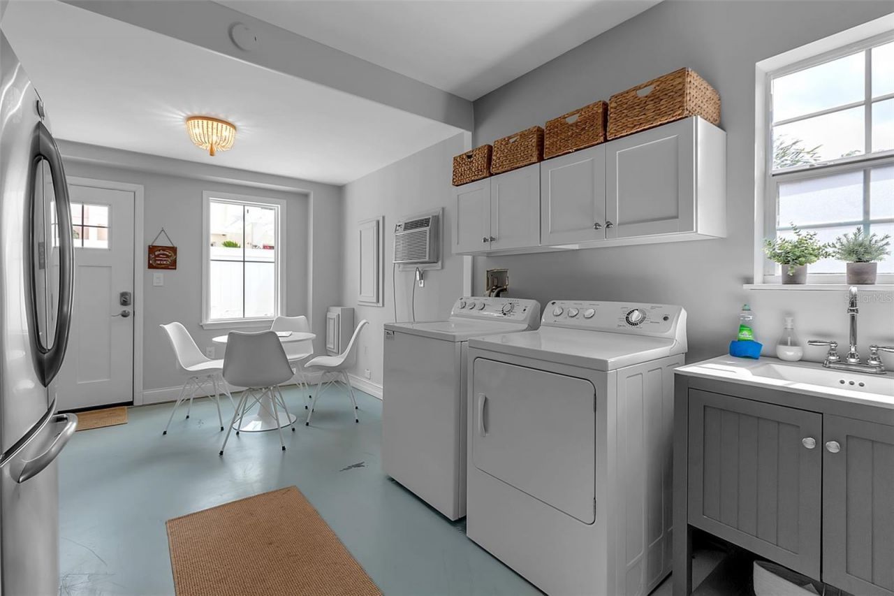 1642 Arlington Street, Sarasota, FL 34239 Photo