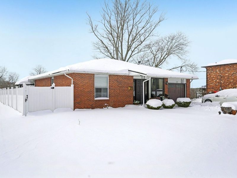 235 N Oak Street, London, OH 43140 Photo 3