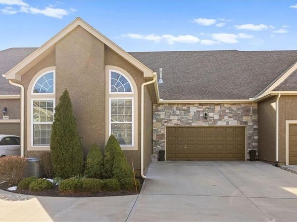 16653 W 168th Court, Olathe, KS 66062