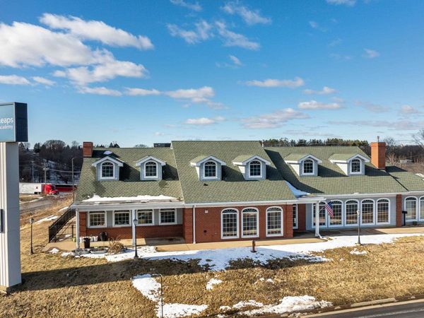 2155 Southpark Court, Dubuque, IA 52003